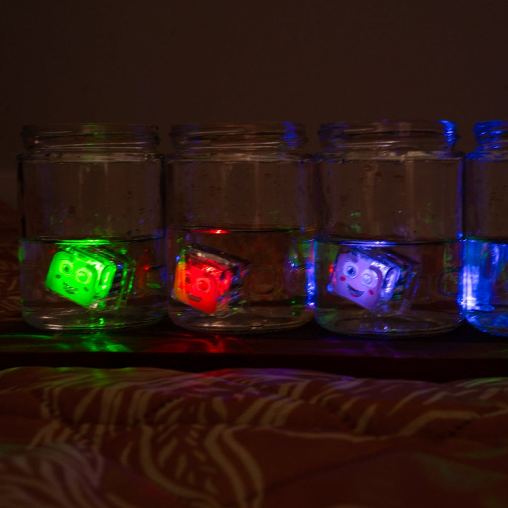 Glo Pals - Light Up Glo Cubes - Liquid Activated (Pk 4)