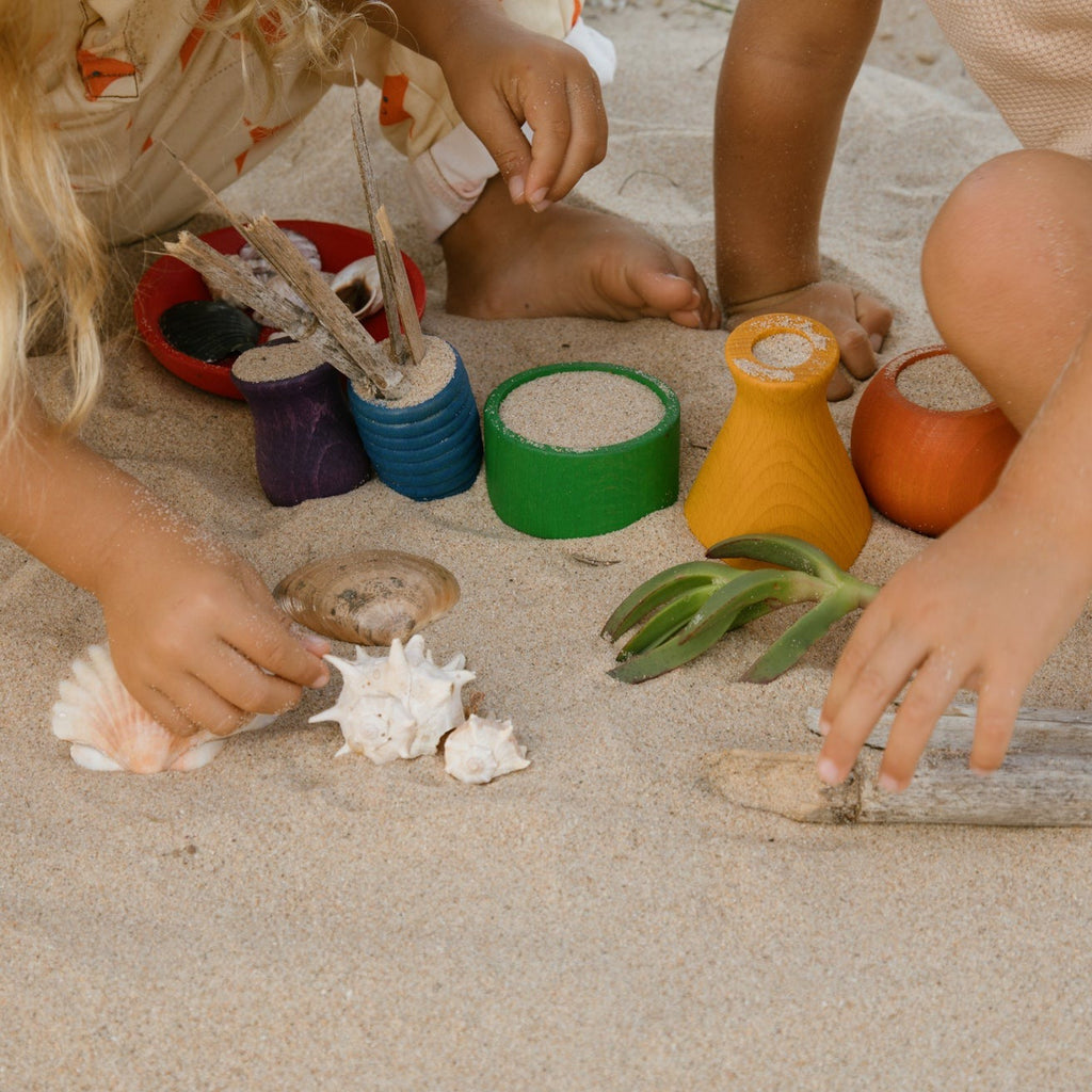 Grapat Pots being used at the beach by the kids 