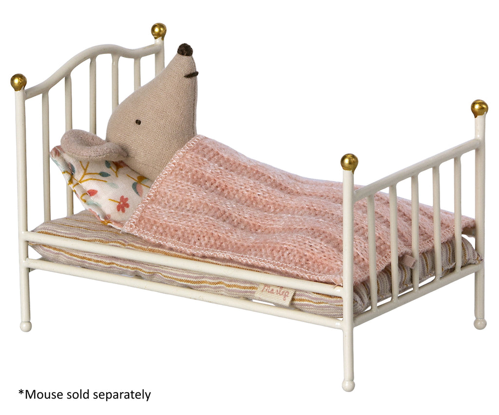 Maileg - Vintage Bed Mouse - Off-White