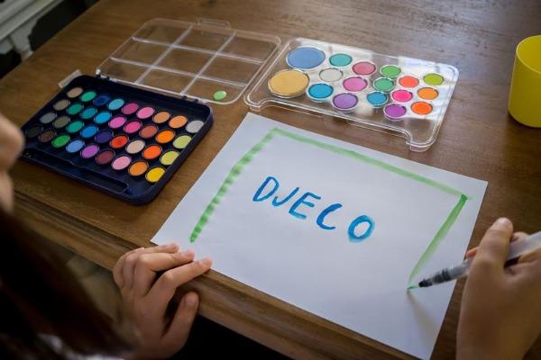 Djeco - Artist's Palette - Gouache Paint Set