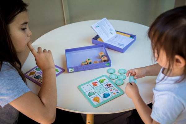 Djeco Yams Junior - Gioco Di Dadi Tradizionale Per Bambini, Classico Yams Generala, Confezione Colorata (DJ05209)