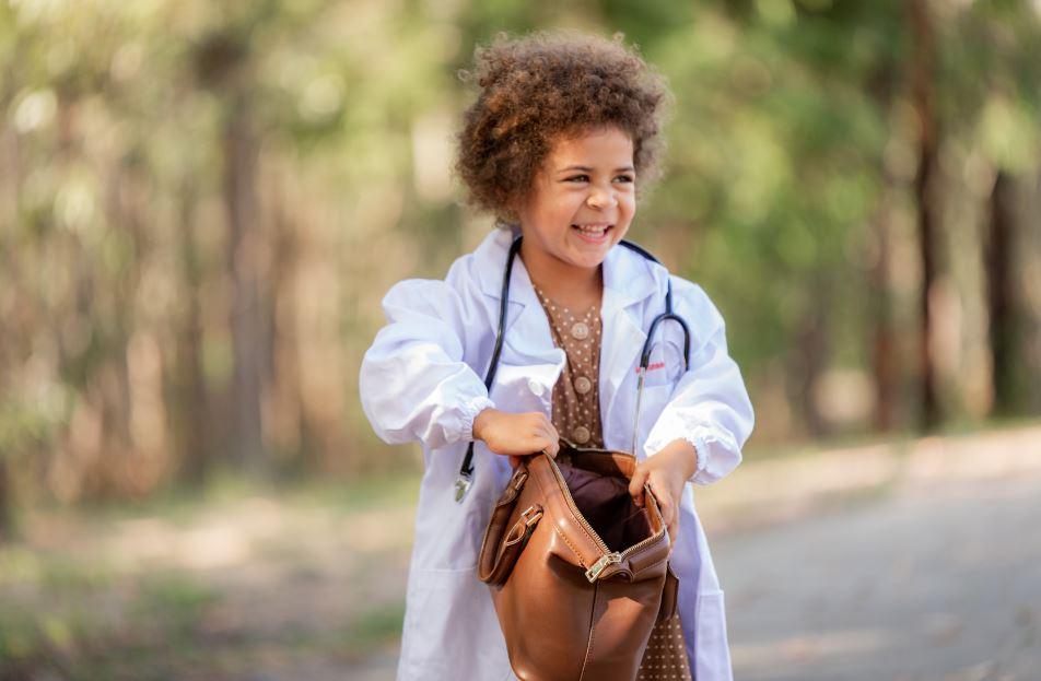 Montessori Medic - Doctors Kit (Brown)
